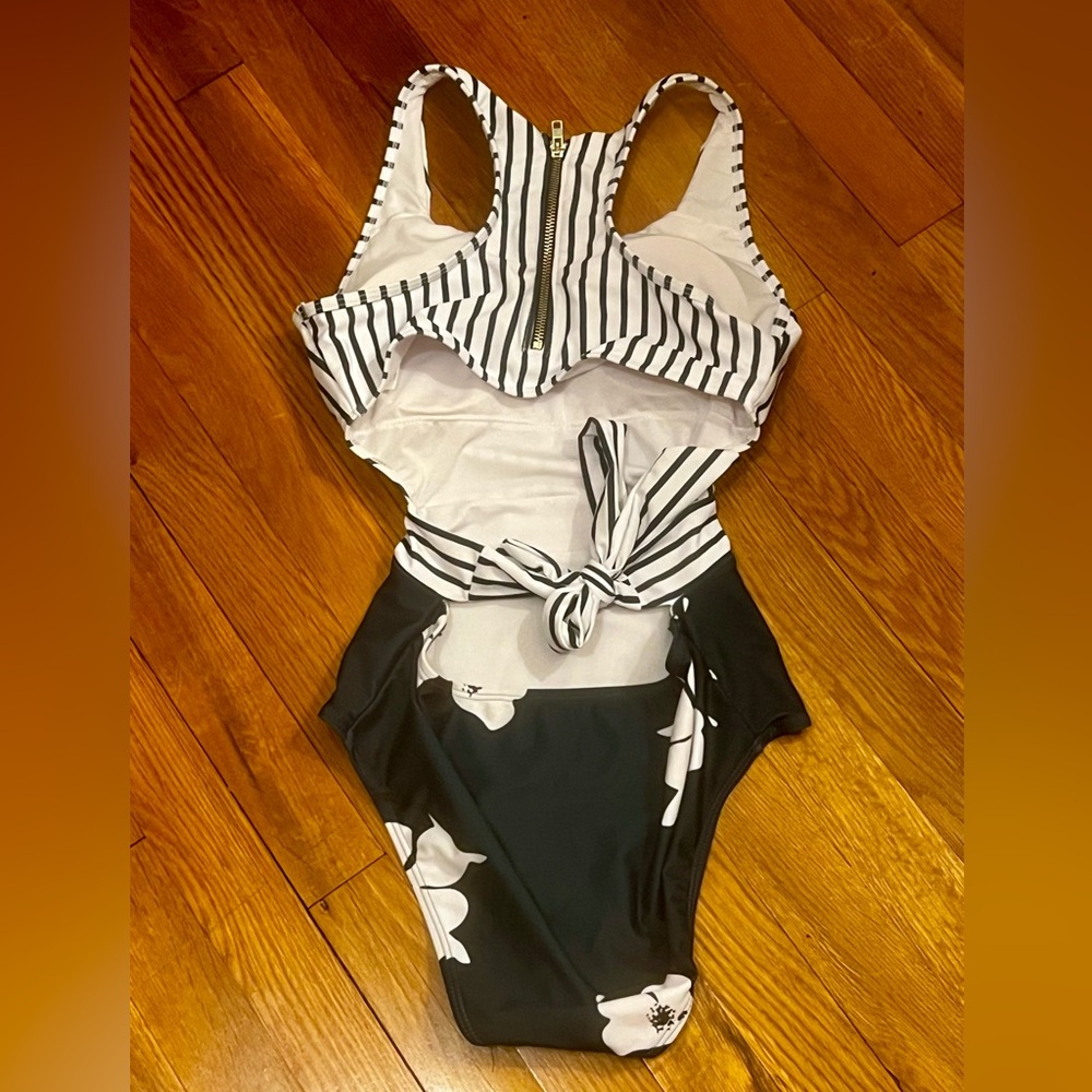 One-Piece Dark Green and White Striped Floral Swimsuit - Picture 2 of 8